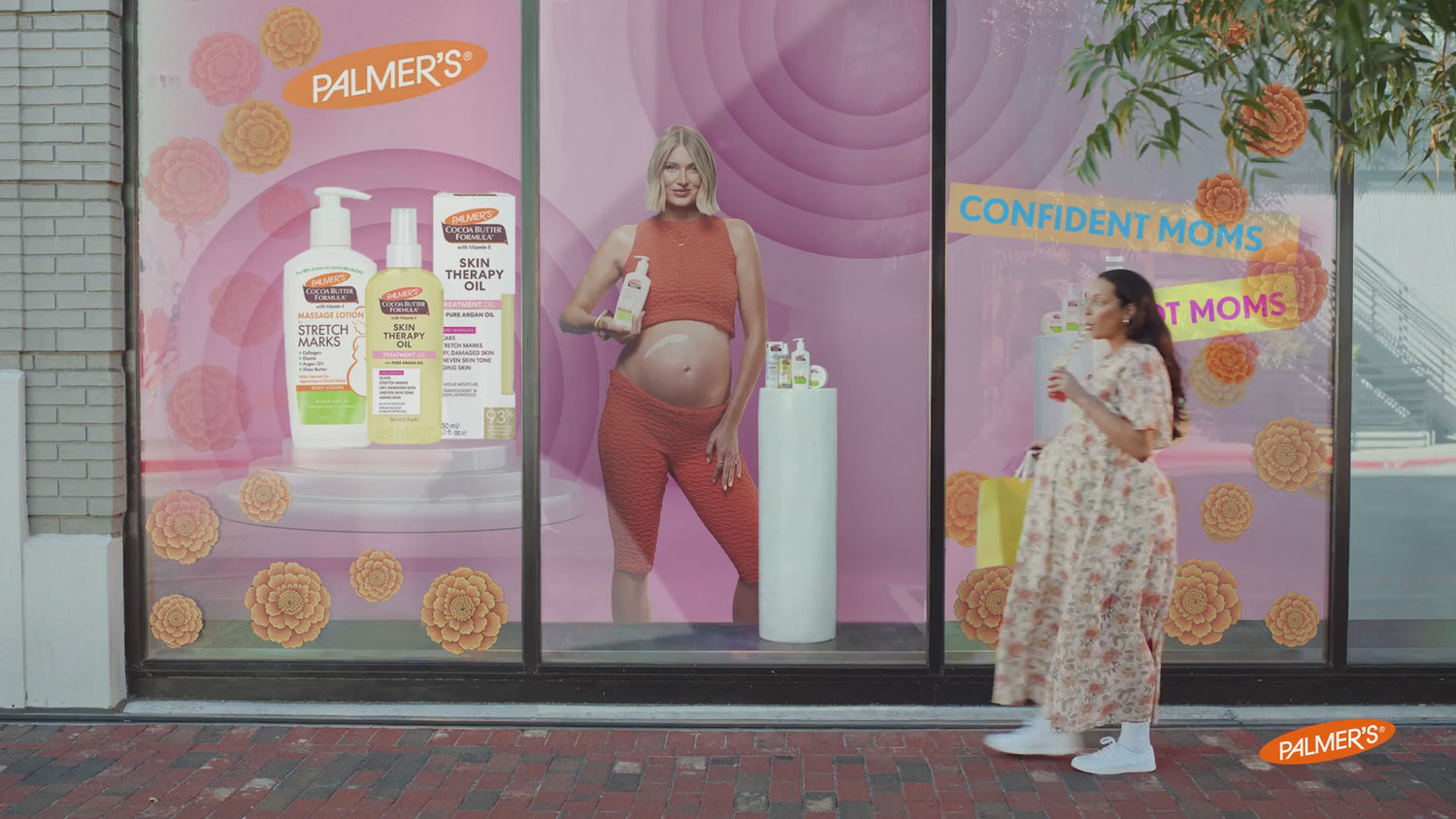 Confident moms are hot moms with Palmer's Massage Lotion for Stretch Marks and Skin Therapy Oil